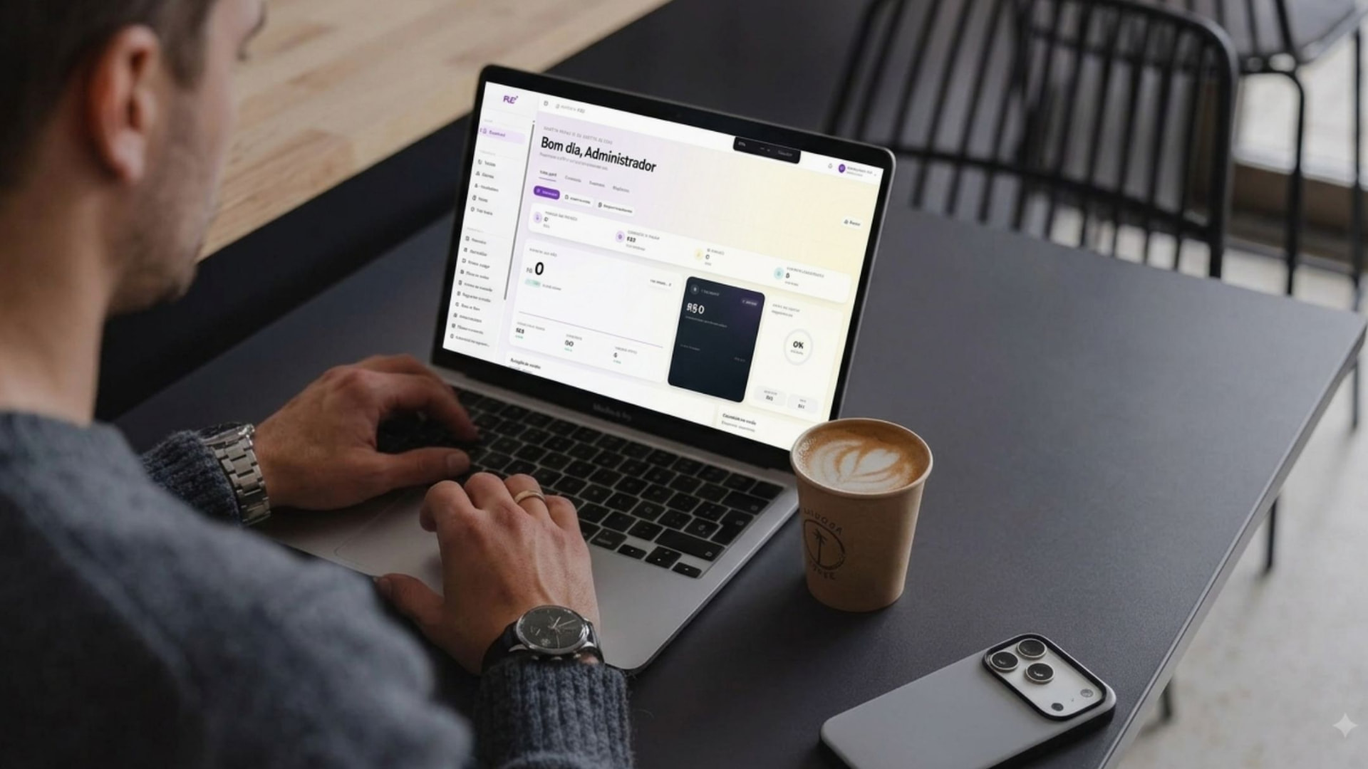 Sistema personalizado em uso em um notebook